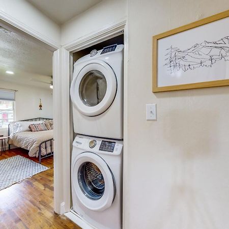 Charming Downtown Bungalow - King Bed, Office 트윈폴스 외부 사진