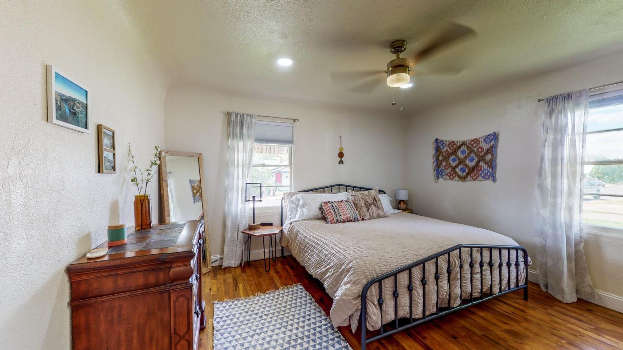 Charming Downtown Bungalow - King Bed, Office 트윈폴스 외부 사진