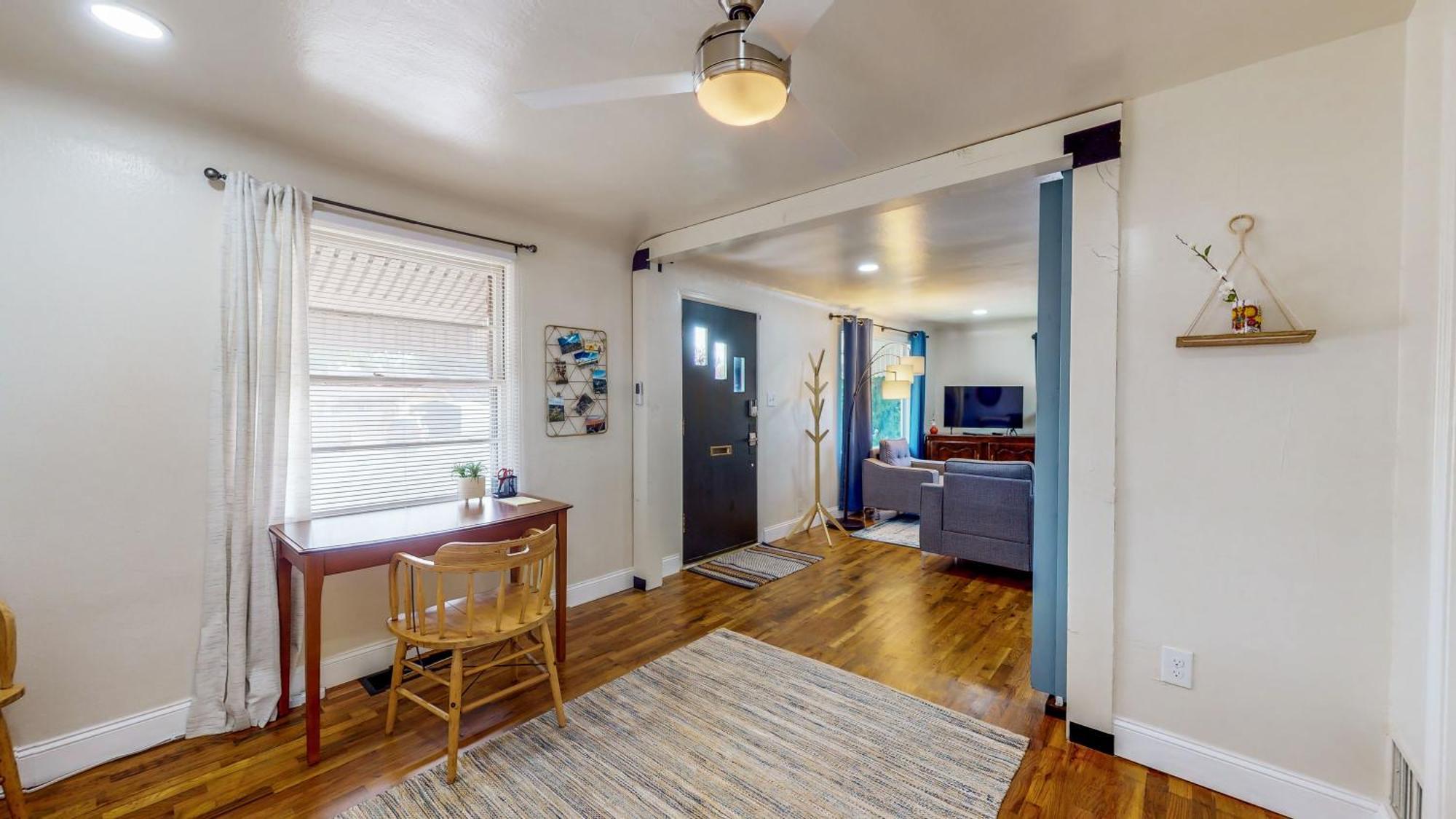 Charming Downtown Bungalow - King Bed, Office 트윈폴스 외부 사진